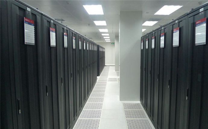 融合先进新型高性能材料和精巧强壮的新型承载结构